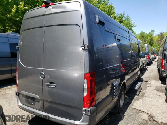 2021 Mercedes-Benz Sprinter with VIN W1W9ED3YXMT061558, listed as a Copart auction lot 53903504 with 19,035 mi miles and Clean Title. Bid and sale history available at DreamBid. Image 4.