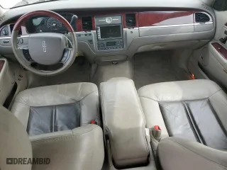 2005 Lincoln Town Car Signature Limited with VIN 1LNHM82W85Y624026, listed as a Copart auction lot 46671965 with 134,601 mi miles and Salvage Title. Bid and sale history available at carsss.com. Image 8.