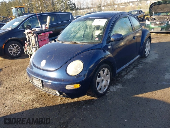 2003 Volkswagen New Beetle Coupe GLX with VIN 3VWDD21C33M405584, listed as a IAAI auction lot 41633677 with 91,378 mi miles. Bid and sale history available at carsss.com. Image 2.
