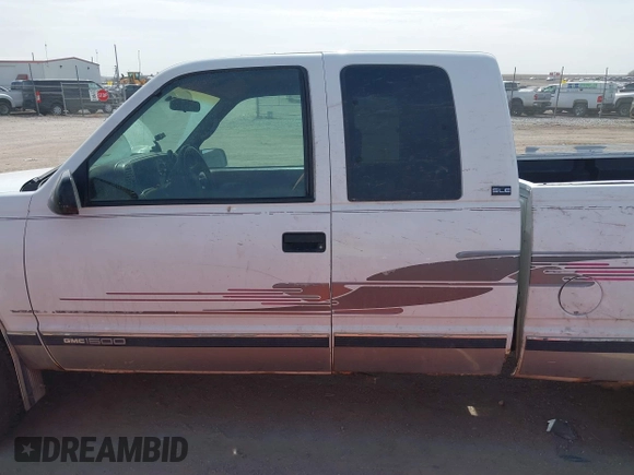1995 GMC Sierra 1500 z VIN 2GTEK19K0S1580688, wystawiony jako IAAI lot #41811015 z przebiegiem 143 260 mil mil oraz . Historia ofert i sprzedaży dostępna na DreamBid. Obrazek 14.