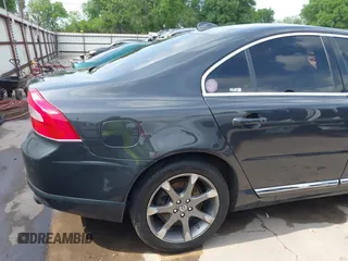 2011 Volvo S80 3.2L with VIN YV1952AS1B1138075, listed as a IAAI auction lot 41918597 with 192,441 mi miles. Bid and sale history available at carsss.com. Image 19.