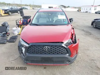 2024 Toyota Corolla Cross LE z VIN 7MUBAABG6RV083522, wystawiony jako IAAI lot #41998712 z przebiegiem 11 793 mil mil oraz . Historia ofert i sprzedaży dostępna na DreamBid. Obrazek 12.