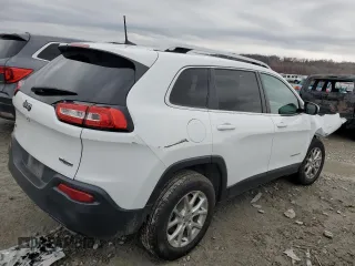 2018 Jeep Cherokee Latitude Tech Connect with VIN 1C4PJMCX8JD549547, listed as a Copart auction lot 85966944 with 114,273 mi miles and Salvage title. Bid and sale history available at DreamBid. Image 3.