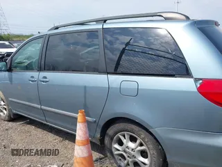 2006 Toyota Sienna XLE with VIN 5TDZA22C46S470450, listed as a IAAI auction lot 42034110 with 277,119 mi miles. Bid and sale history available at carsss.com. Image 14.