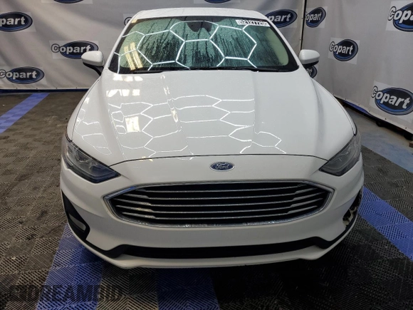 2019 Ford Fusion SE with VIN 3FA6P0HD9KR160433, listed as a Copart auction lot 52127725 with 160,025 mi miles and Clean Title. Bid and sale history available at carsss.com. Image 5.