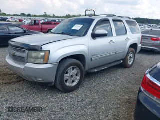 2011 Chevrolet Tahoe LT z VIN 1GNSKBE05BR221199, wystawiony jako IAAI lot #41941402 z przebiegiem 266 815 mil mil oraz . Historia ofert i sprzedaży dostępna na DreamBid. Obrazek 2.