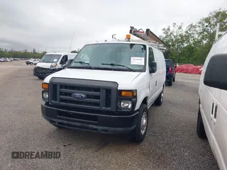 2014 Ford Econoline Cargo Commercial z VIN 1FTNE2ELXEDA12338, wystawiony jako IAAI lot #42119983 z przebiegiem 99 394 mil mil oraz . Historia ofert i sprzedaży dostępna na DreamBid. Obrazek 2.