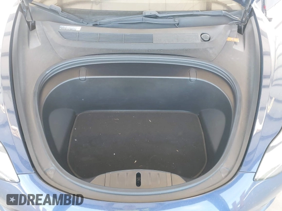2018 Tesla Model 3 Long Range Battery z VIN 5YJ3E1EA6JF041970, wystawiony jako IAAI lot #42224514 z przebiegiem 79 744 mil mil oraz . Historia ofert i sprzedaży dostępna na DreamBid. Obrazek 10.