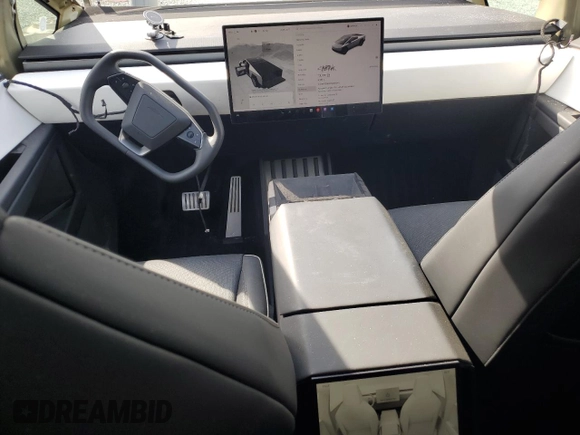 2024 Tesla Cybertruck с VIN 7G2CEHED5RA004045, выставлен на аукционе Copart как лот 48466055 с пробегом 6 580 миль миль и Списание • Salvage title. История ставок и продаж доступна на DreamBid. Изображение 8.