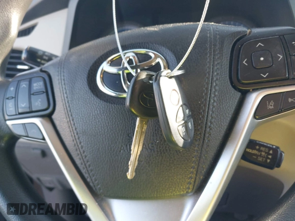 2019 Toyota Sienna LE Auto Access Seat with VIN 5TDKZ3DC6KS011038, listed as a IAAI auction lot 40988399 with 107,175 mi miles and . Bid and sale history available at DreamBid. Image 11.