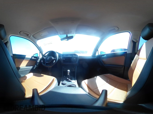 2019 Volkswagen Tiguan SE with VIN 3VV2B7AX8KM193166, listed as a IAAI auction lot 41957720 with 61,981 mi miles and . Bid and sale history available at DreamBid. Image 18.