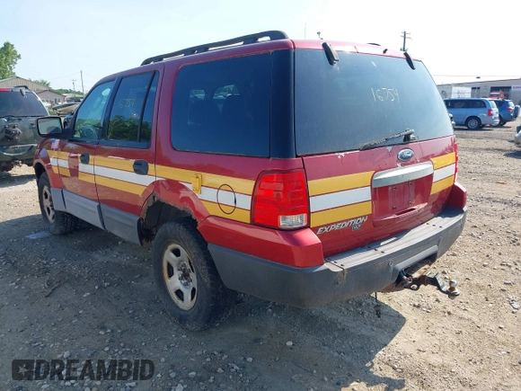 2005 Ford Expedition Special Service с VIN 1FMFU165X5LA19826, выставлен на аукционе IAAI как лот 42616754 с пробегом 90 397 миль миль и . История ставок и продаж доступна на DreamBid. Изображение 3.