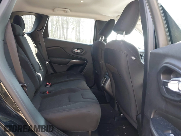 2019 Jeep Cherokee Latitude with VIN 1C4PJLCB6KD490529, listed as a IAAI auction lot 41890940 with 113,147 mi miles. Bid and sale history available at carsss.com. Image 8.