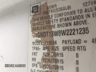 1998 Chevrolet Blazer LS z VIN 1GNDT13W8W2221235, wystawiony jako IAAI lot #42306008 z przebiegiem 245 556 mil mil oraz . Historia ofert i sprzedaży dostępna na DreamBid. Obrazek 9.