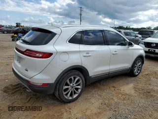 2015 Lincoln MKC z VIN 5LMCJ1A98FUJ18143, wystawiony jako Copart lot #56181915 z przebiegiem 105 933 mil mil oraz Szkody całkowita. Historia ofert i sprzedaży dostępna na DreamBid. Obrazek 3.