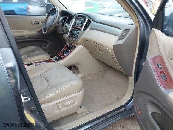 2006 Toyota Highlander w/3rd Row with VIN JTEDP21A860124831, listed as a IAAI auction lot 41670734 with 266,964 mi miles. Bid and sale history available at carsss.com. Image 5.