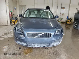 2007 Volvo S40 2.4L z VIN YV1MS382X72283244, wystawiony jako Copart lot #52902415 z przebiegiem 86 821 mil mil oraz Tytuł czysty. Historia ofert i sprzedaży dostępna na DreamBid. Obrazek 5.