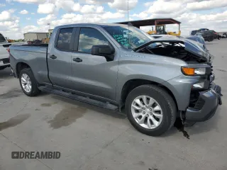 2020 Chevrolet Silverado 1500 Custom with VIN 1GCRWBEK8LZ242272, listed as a Copart auction lot 72089074 with 39,922 mi miles and Salvage Title. Bid and sale history available at carsss.com. Image 4.