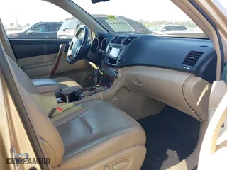 2013 Toyota Highlander Limited with VIN 5TDYK3EH2DS139594, listed as a IAAI auction lot 41806049 with 175,484 mi miles. Bid and sale history available at carsss.com. Image 5.