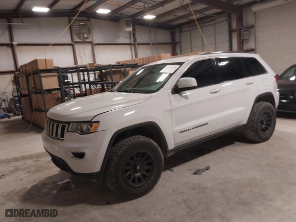2018 Jeep Grand Cherokee Laredo E with VIN 1C4RJFAG0JC105804, listed as a IAAI auction lot 41587036 with 107,601 mi miles. Bid and sale history available at carsss.com. Image 2.