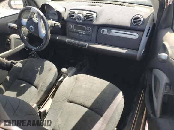 2014 Smart fortwo Pure z VIN WMEEJ3BA6EK745679, wystawiony jako Copart lot #56242784 z przebiegiem 86 991 mil mil oraz Szkoda całkowita • Salvage title. Historia ofert i sprzedaży dostępna na DreamBid. Obrazek 8.