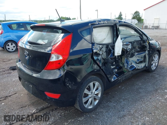 2012 Hyundai Accent SE z VIN KMHCU5AE0CU031475, wystawiony jako IAAI lot #42196146 z przebiegiem 122 489 mil mil oraz . Historia ofert i sprzedaży dostępna na DreamBid. Obrazek 4.