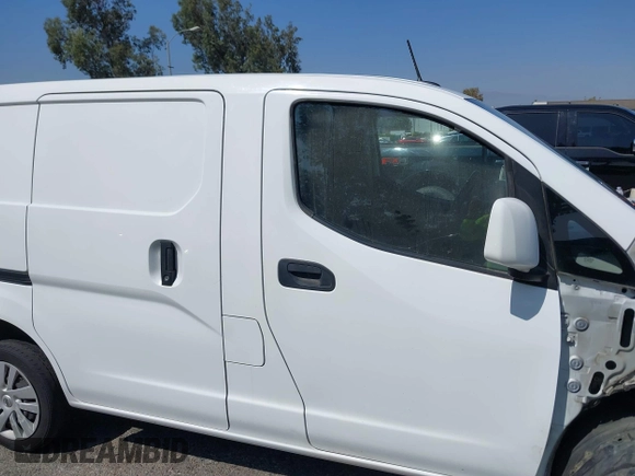2018 Nissan NV200 S with VIN 3N6CM0KN8JK701483, listed as a IAAI auction lot 40394103 with 95,566 mi miles and . Bid and sale history available at DreamBid. Image 14.