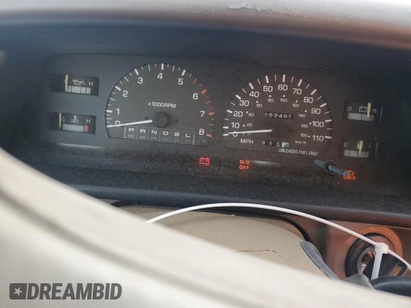 1995 Toyota T100 DX with VIN JT4VD12E1S0012010, listed as a Copart auction lot 83223154 with 253,492 mi miles and Salvage Title. Bid and sale history available at DreamBid. Image 9.