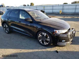2021 Audi e-tron Premium with VIN WA1AAAGE8MB037438, listed as a Copart auction lot 38780393 with 24,123 mi miles. Bid and sale history available at carsss.com. Image 4.