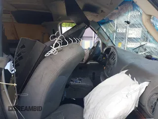2006 Ford Econoline Cargo с VIN 1FTNE24W06DA73730, выставлен на аукционе IAAI как лот 42514522 с пробегом Не указан миль и . История ставок и продаж доступна на DreamBid. Изображение 5.