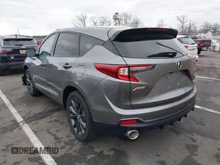 2025 Acura RDX w/A-Spec Package z VIN 5J8TC2H69SL003393, wystawiony jako IAAI lot #41664476 z przebiegiem 2 492 mil mil oraz . Historia ofert i sprzedaży dostępna na DreamBid. Obrazek 3.