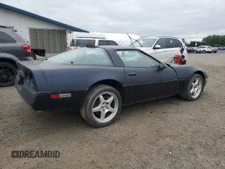 1988 Chevrolet Corvette z VIN 1G1YY218XJ5122454, wystawiony jako Copart lot #57773835 z przebiegiem 90 807 mil mil oraz Czysty tytuł • Clean title. Historia ofert i sprzedaży dostępna na DreamBid. Obrazek 3.