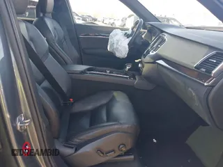 2018 Volvo XC90 Momentum with VIN YV4A22PK6J1386904, listed as a IAAI auction lot 41871000 with 58,955 mi miles. Bid and sale history available at carsss.com. Image 5.