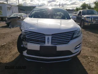 2018 Lincoln MKC Reserve z VIN 5LMCJ3D94JUL13544, wystawiony jako Copart lot #61193235 z przebiegiem 28 353 mil mil oraz Szkoda całkowita • Salvage title. Historia ofert i sprzedaży dostępna na DreamBid. Obrazek 5.