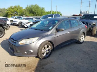 2013 Ford Focus SE with VIN 1FADP3F20DL325958, listed as a IAAI auction lot 41997500 with 195,793 mi miles. Bid and sale history available at carsss.com. Image 2.
