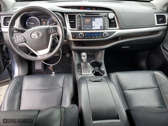 2018 Toyota Highlander SE with VIN 5TDJZRFH3JS808045, listed as a Copart auction lot 51647945 with 57,231 mi miles and Salvage Title. Bid and sale history available at carsss.com. Image 8.