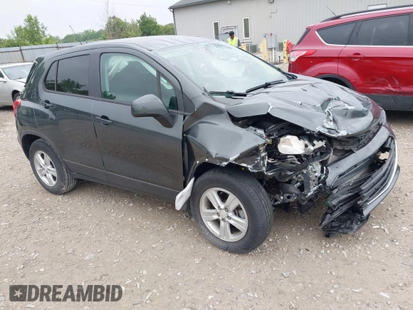 2020 Chevrolet Trax LS z VIN 3GNCJKSB3LL169352, wystawiony jako IAAI lot #42265216 z przebiegiem 19 926 mil mil oraz . Historia ofert i sprzedaży dostępna na DreamBid. Obrazek 1.