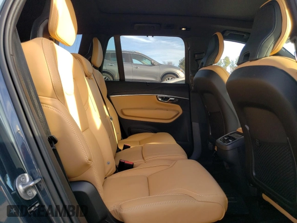 2025 Volvo XC90 Ultimate Bright Theme with VIN YV4062PF8S1309651, listed as a Copart auction lot 46637415 with 728 mi miles and Salvage Title. Bid and sale history available at carsss.com. Image 11.