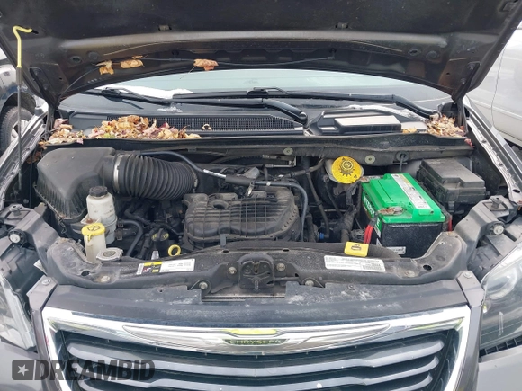 2016 Chrysler Town & Country S with VIN 2C4RC1HG3GR104925, listed as a IAAI auction lot 41682372 with 163,473 mi miles. Bid and sale history available at carsss.com. Image 10.