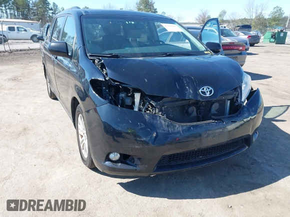 2017 Toyota Sienna XLE Auto Access Seat with VIN 5TDYZ3DC0HS833692, listed as a IAAI auction lot 41810308 with 112,806 mi miles. Bid and sale history available at carsss.com. Image 6.