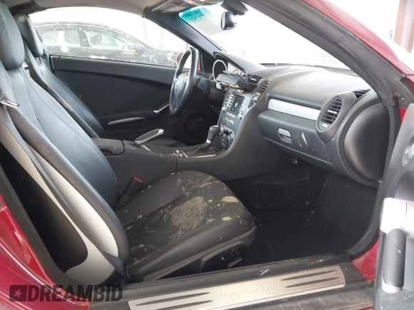 2008 Mercedes-Benz SLK 350 с VIN WDBWK56F58F176045, выставлен на аукционе IAAI как лот 42271253 с пробегом 111 908 миль миль и . История ставок и продаж доступна на DreamBid. Изображение 5.