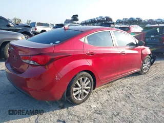 2015 Hyundai Elantra SE z VIN 5NPDH4AE2FH584067, wystawiony jako IAAI lot #42200075 z przebiegiem 133 098 mil mil oraz . Historia ofert i sprzedaży dostępna na DreamBid. Obrazek 4.