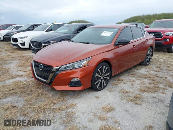 2022 Nissan Altima 2.0 SR with VIN 1N4AL4CV1NN349789, listed as a IAAI auction lot 40499408 with 13,105 mi miles. Bid and sale history available at carsss.com. Image 2.