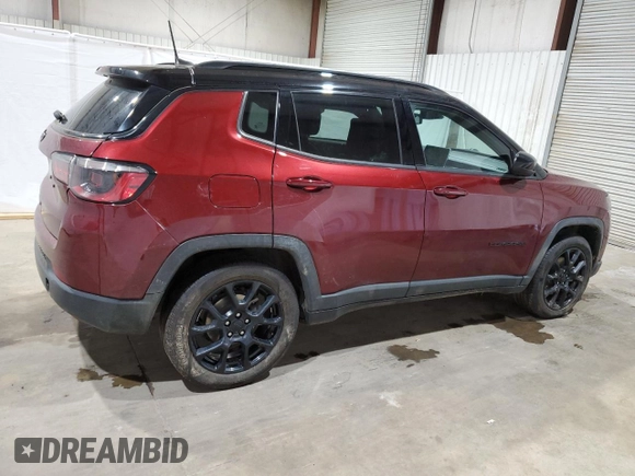 2022 Jeep Compass Altitude with VIN 3C4NJCBB1NT198276, listed as a Copart auction lot 74834184 with 31,729 mi miles and Clean title. Bid and sale history available at DreamBid. Image 3.