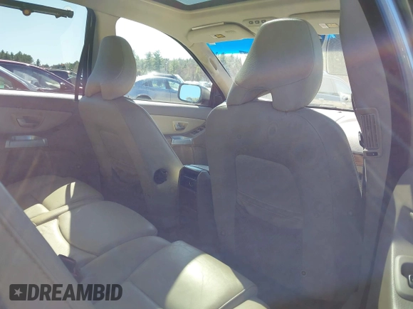 2005 Volvo XC90 with VIN YV1CZ592851158375, listed as a IAAI auction lot 41952087 with 183,797 mi miles. Bid and sale history available at carsss.com. Image 8.