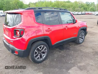2015 Jeep Renegade Latitude z VIN ZACCJBBT1FPB33219, wystawiony jako IAAI lot #42219442 z przebiegiem 171 868 mil mil oraz . Historia ofert i sprzedaży dostępna na DreamBid. Obrazek 4.