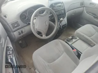 2005 Toyota Sienna CE z VIN 5TDZA23C25S339076, wystawiony jako Copart lot #60704595 z przebiegiem 198 287 mil mil oraz Czysty tytuł • Clean title. Historia ofert i sprzedaży dostępna na DreamBid. Obrazek 8.