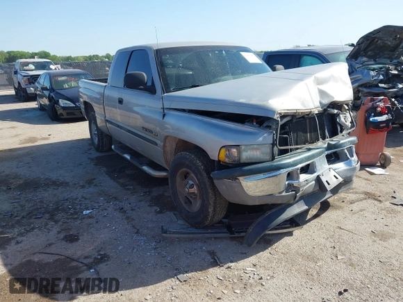 2000 Dodge 1500 with VIN 3B7HC13Y0YM223231, listed as a IAAI auction lot 42001081 with 150,878 mi miles. Bid and sale history available at carsss.com. Image 1.