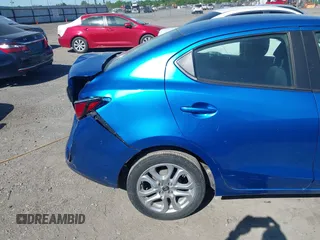 2016 Scion iA z VIN 3MYDLBZV9GY114065, wystawiony jako IAAI lot #42002937 z przebiegiem 187 582 mil mil oraz . Historia ofert i sprzedaży dostępna na DreamBid. Obrazek 18.