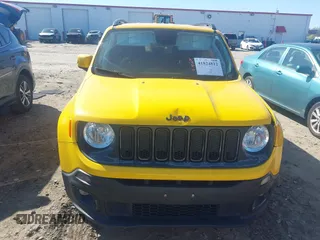 2018 Jeep Renegade Latitude z VIN ZACCJABB2JPG84382, wystawiony jako IAAI lot #41824812 z przebiegiem Nie podano mil oraz . Historia ofert i sprzedaży dostępna na DreamBid. Obrazek 12.